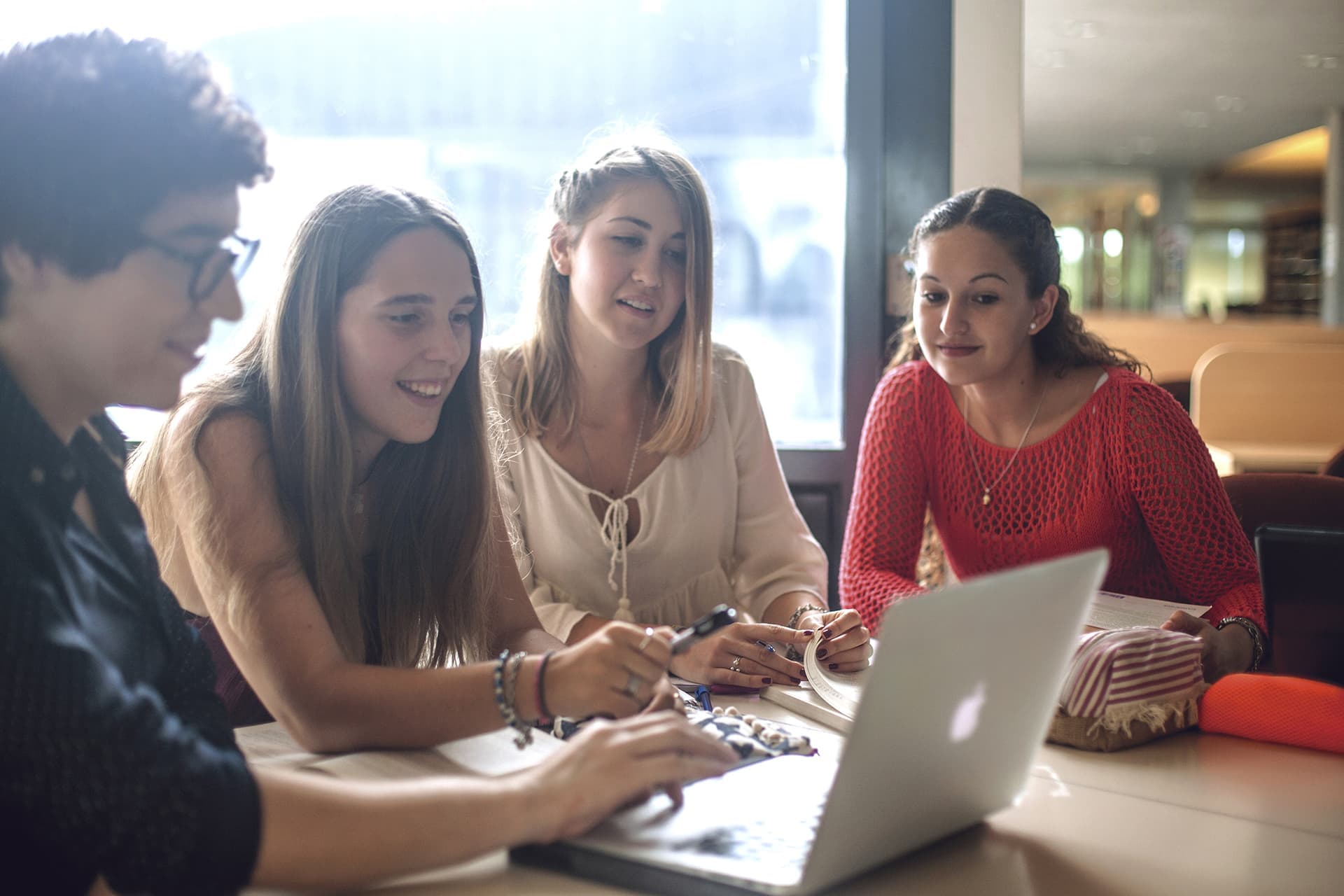 Programa de Becas y Asistencia Financiera